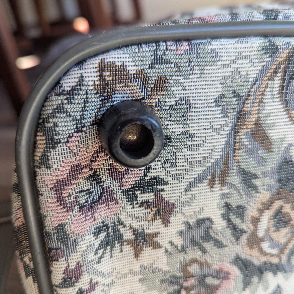Galleria Vintage Floral Tapestry Makeup Case Travel Bag Tote Shoulder Strap - Picture 12 of 16